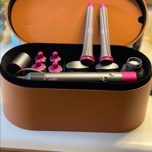 Dyson Airwrap with extra barrels